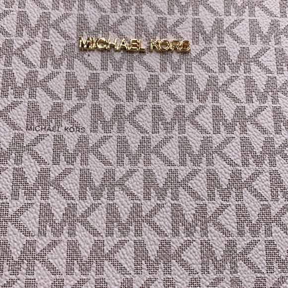 MICHAEL KORS JET SET TRAVEL LARGE MESSENGER LIGHT CREAM MULTI - Picture 13 of 16